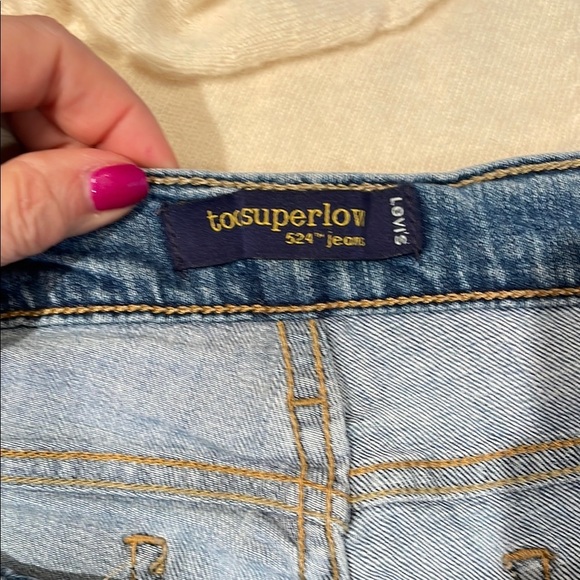 Women’s Levie’s Superlow Straight Leg Distressed Jeans - Picture 6 of 7